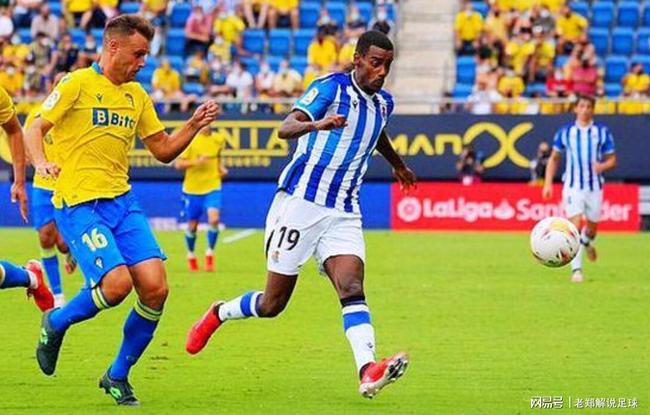 他不仅在场 他不仅在场