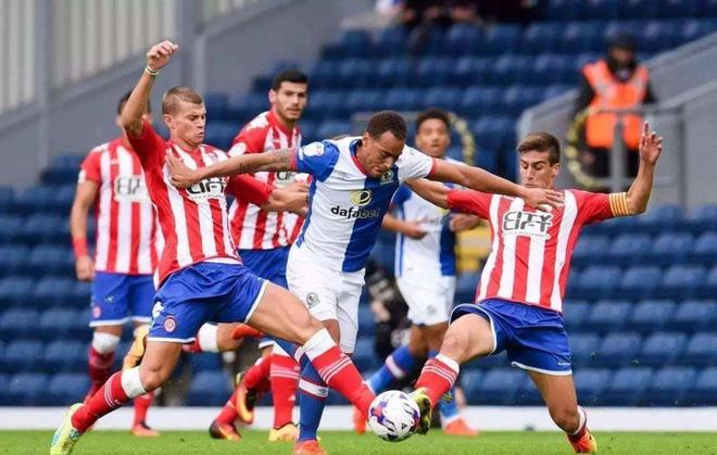 面对尼克斯倒是刷出了存在感！篮网内线新星得抓紧机会证明自己？.