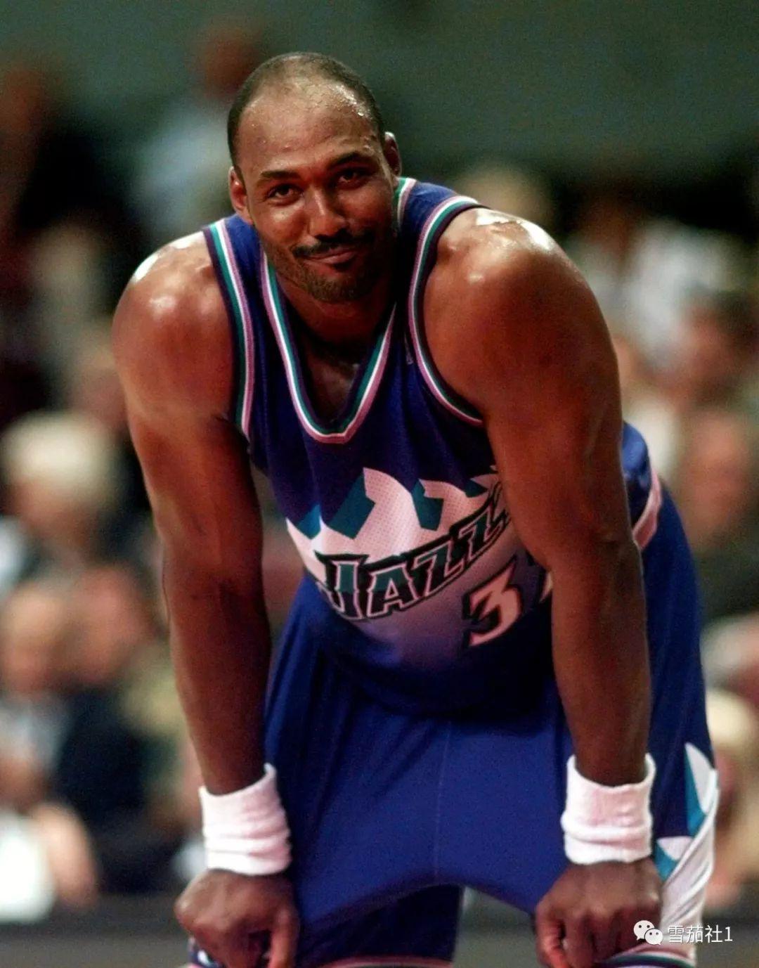 雄鹿签约字母哥哥后球队名额不足 或酝酿大动作